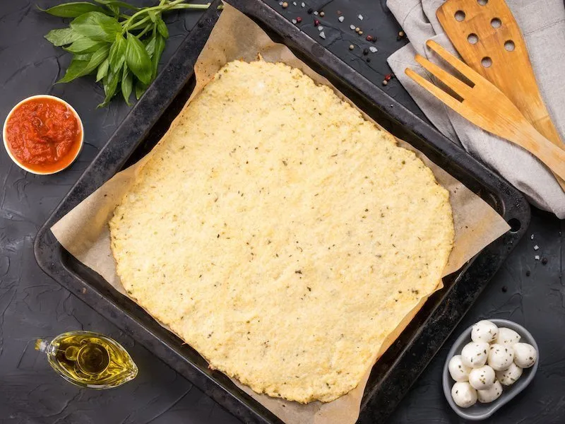 Low Carb Pizza mit Blumenkohl-Teig