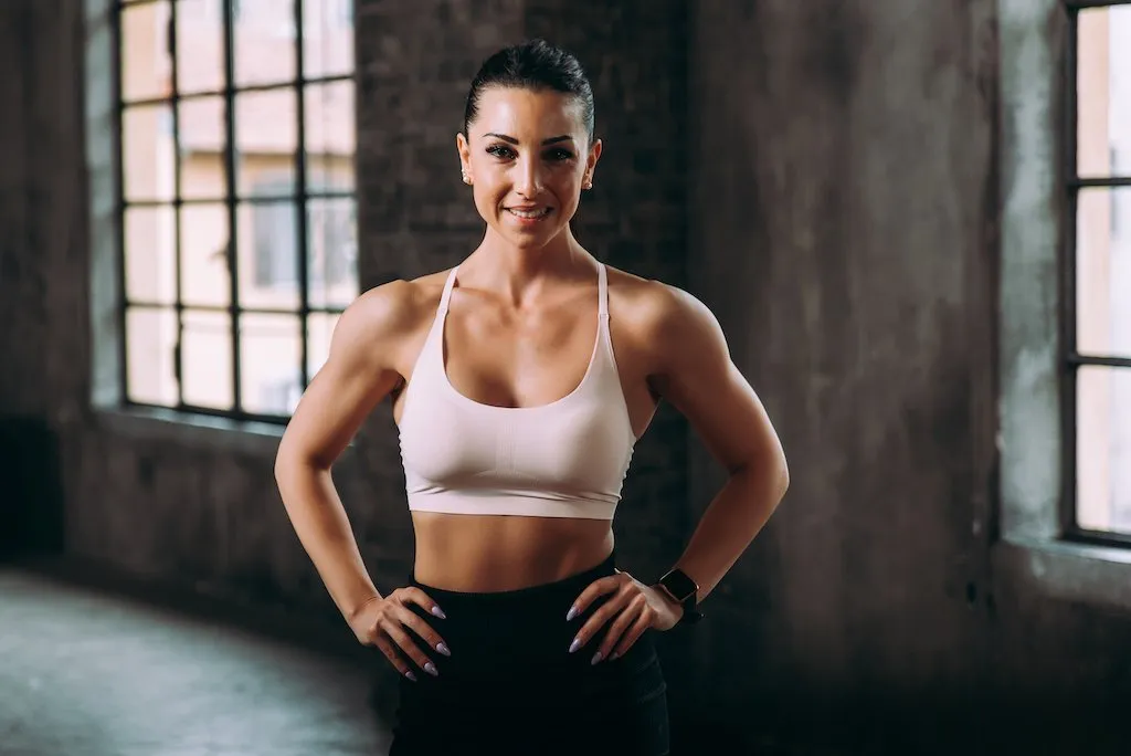 fitness- und ernährungscoach im fitnessstudio